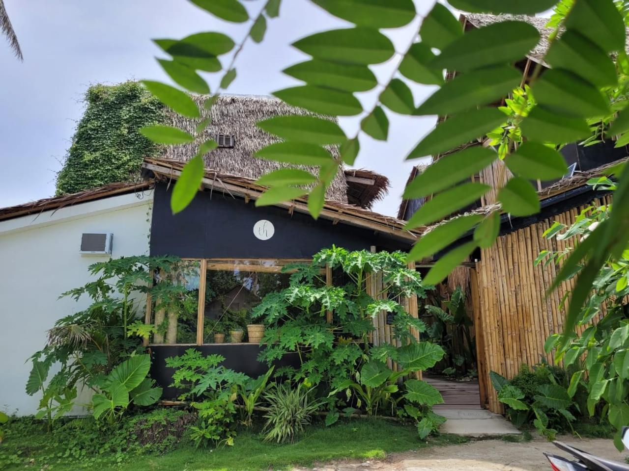 Hotel Tarzan'S House General Luna  Exterior foto